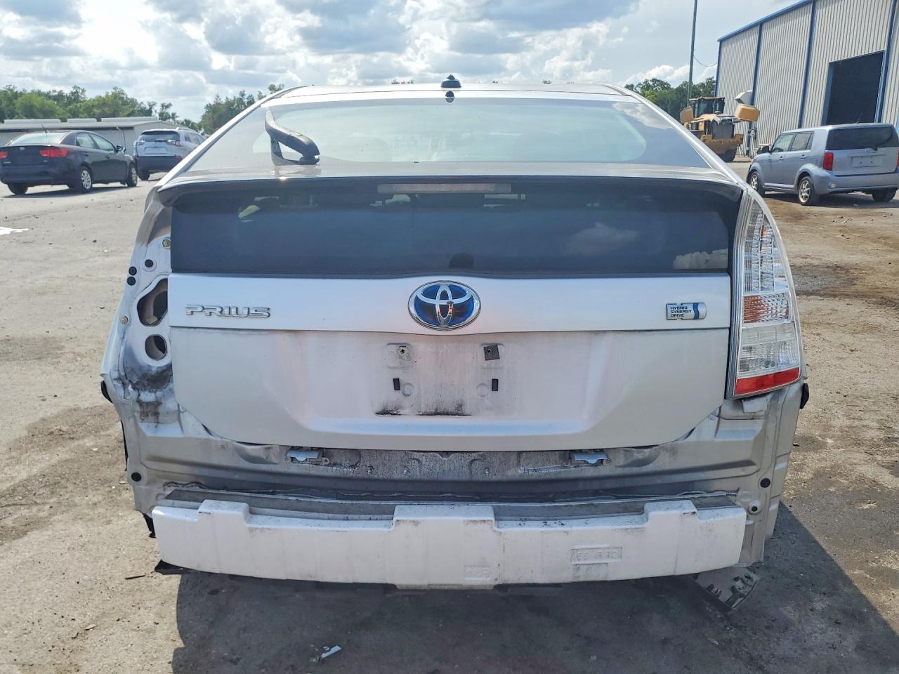 2011 TOYOTA PRIUS TWO photo 16