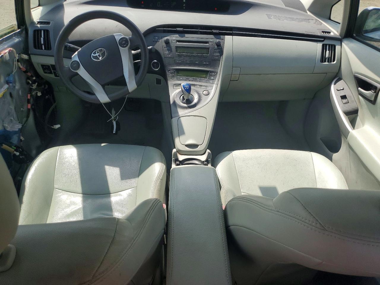 2011 TOYOTA PRIUS TWO photo 22
