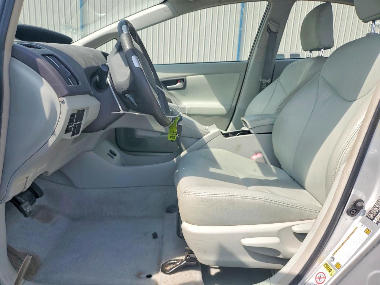 2011 TOYOTA PRIUS TWO photo 19