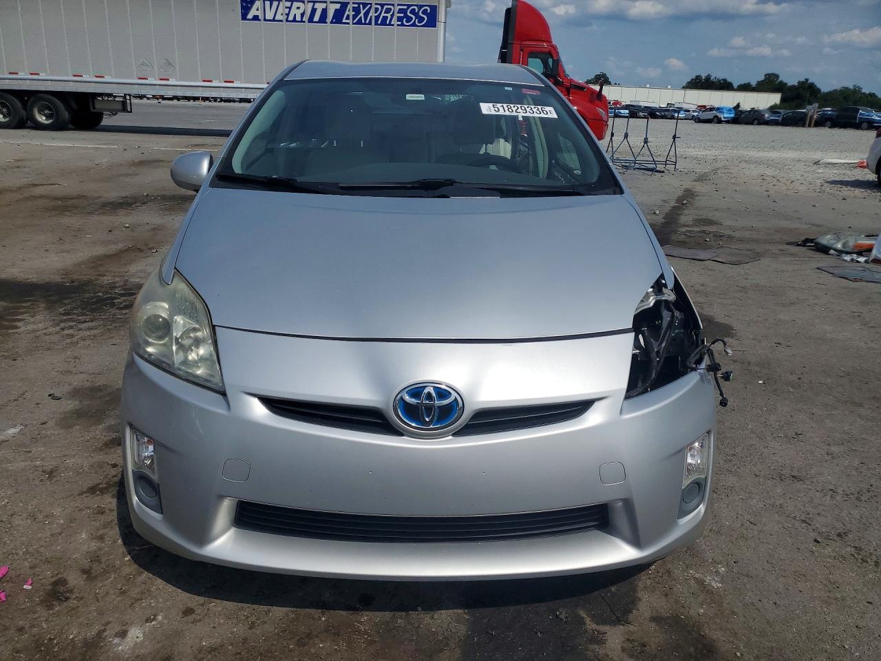 2011 TOYOTA PRIUS TWO photo 13