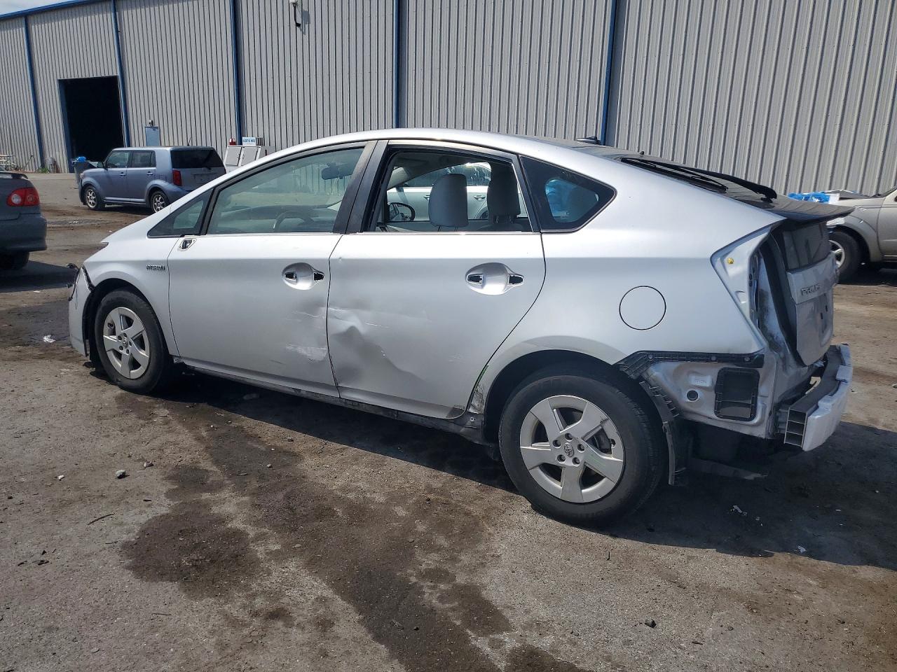 2011 TOYOTA PRIUS TWO photo 4