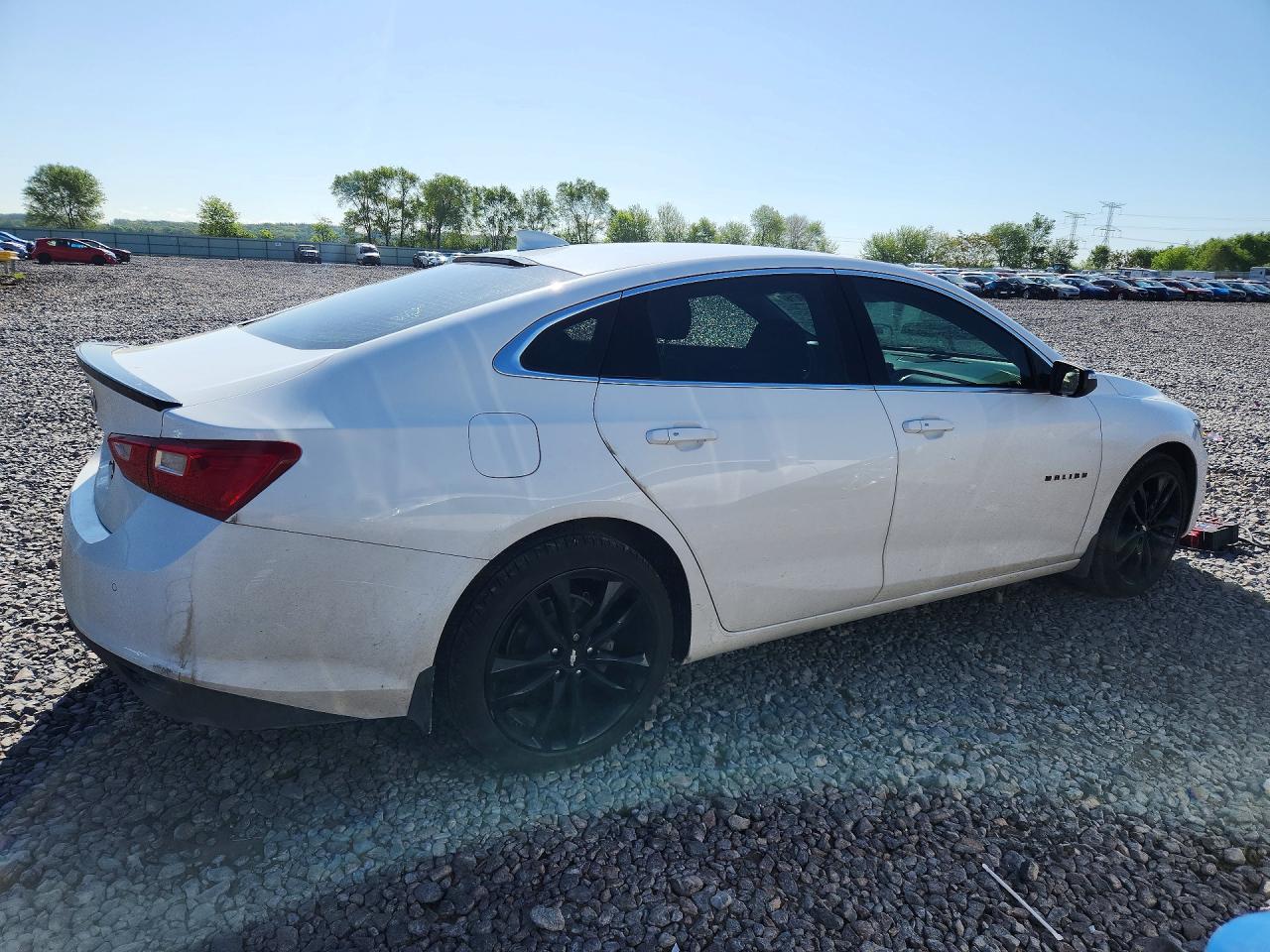 2018 CHEVROLET MALIBU LT photo 3