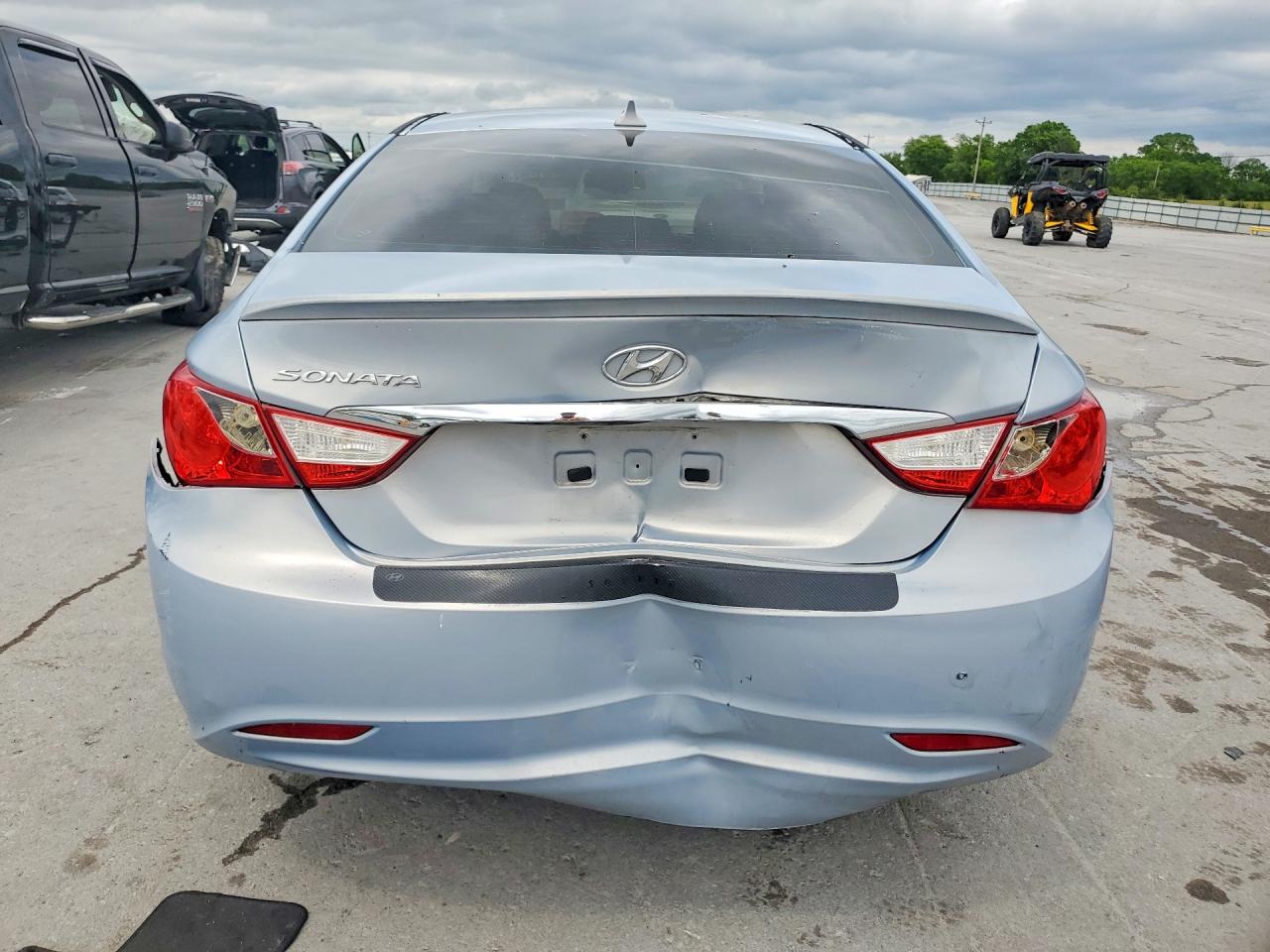 2013 HYUNDAI SONATA GLS photo 16
