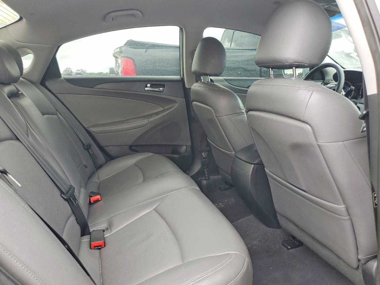 2013 HYUNDAI SONATA GLS photo 28