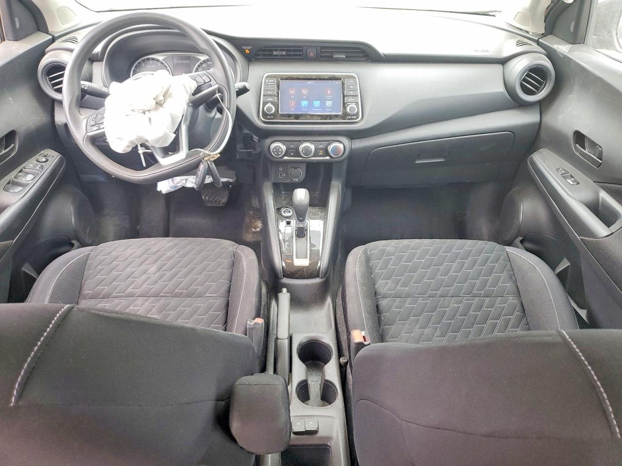 2021 NISSAN KICKS S photo 22