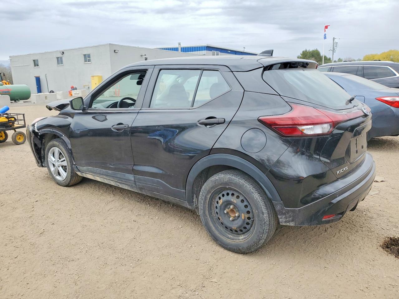 2021 NISSAN KICKS S photo 4