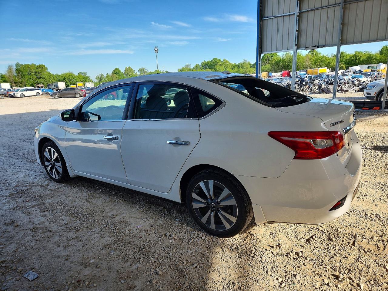 2019 NISSAN SENTRA SV photo 3
