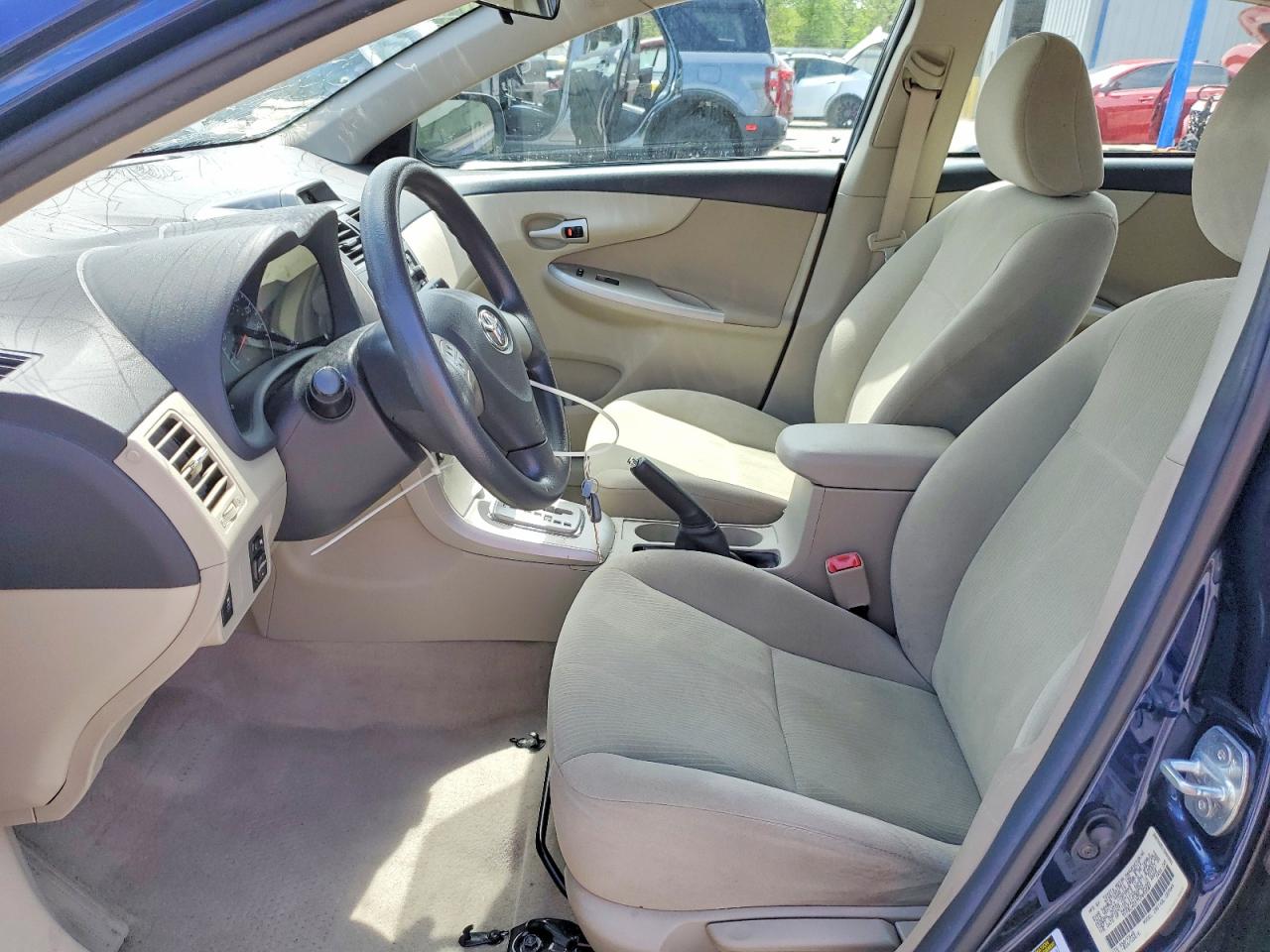 2012 TOYOTA COROLLA LE photo 7