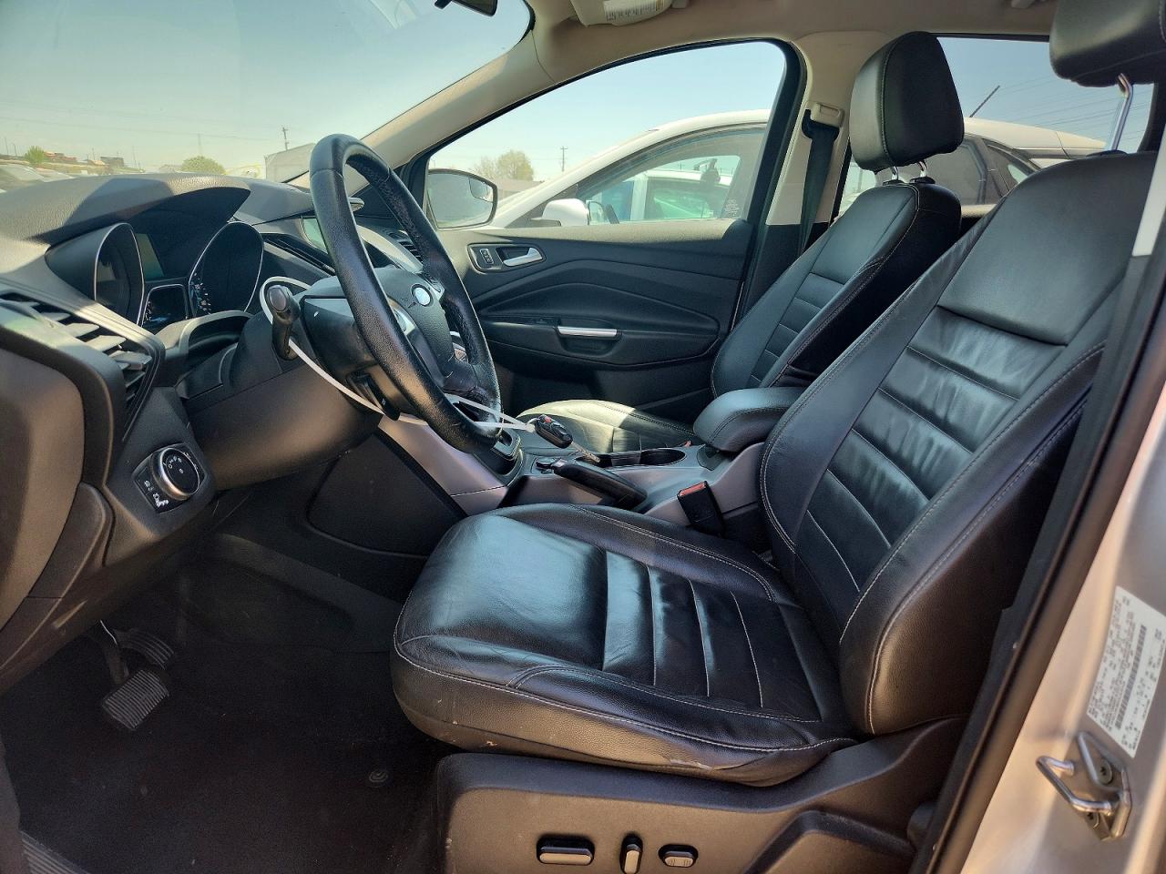 2016 FORD ESCAPE SE photo 13
