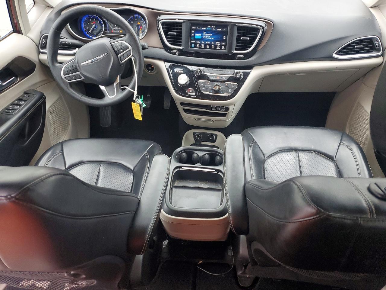 2021 CHRYSLER VOYAGER LXI photo 15