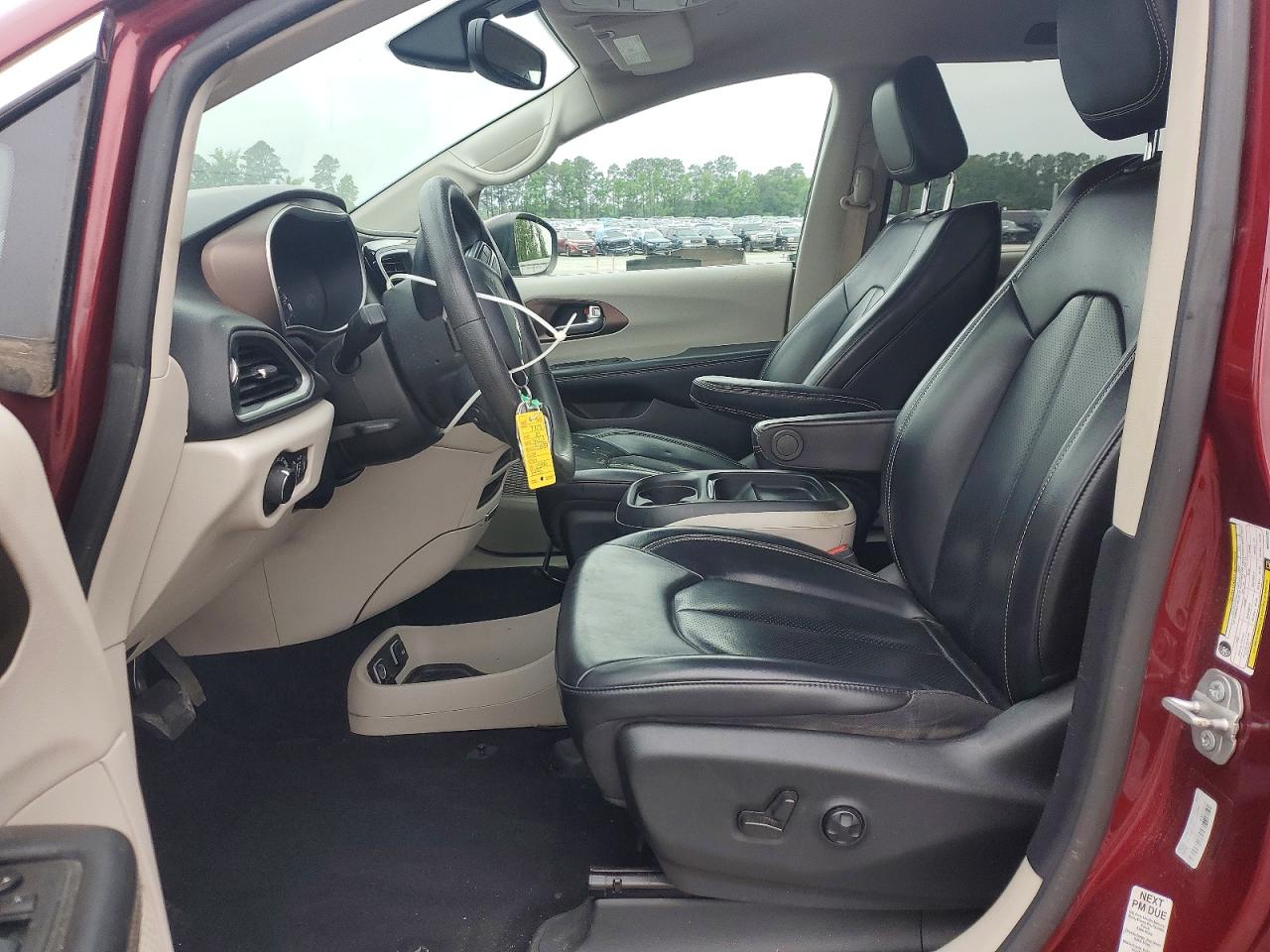 2021 CHRYSLER VOYAGER LXI photo 13