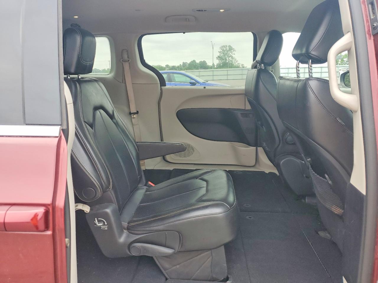 2021 CHRYSLER VOYAGER LXI photo 21