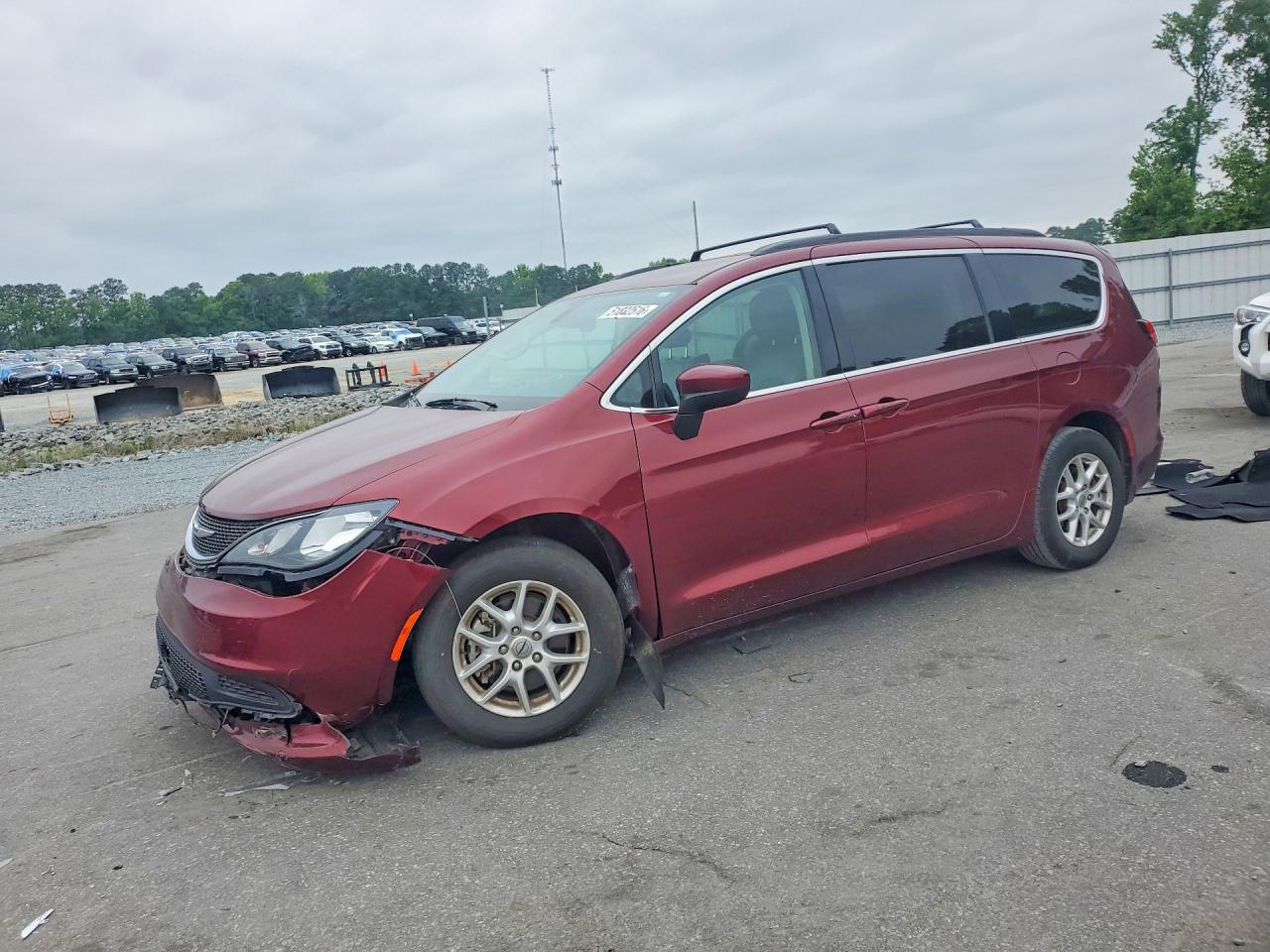 2021 CHRYSLER VOYAGER