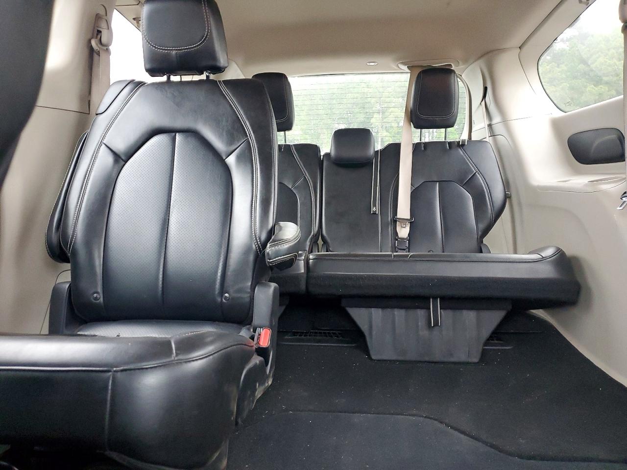 2021 CHRYSLER VOYAGER LXI photo 19