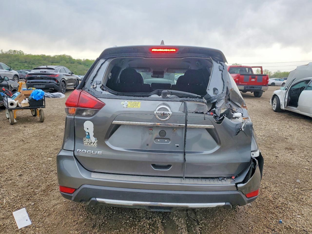 2017 NISSAN ROGUE SV photo 6
