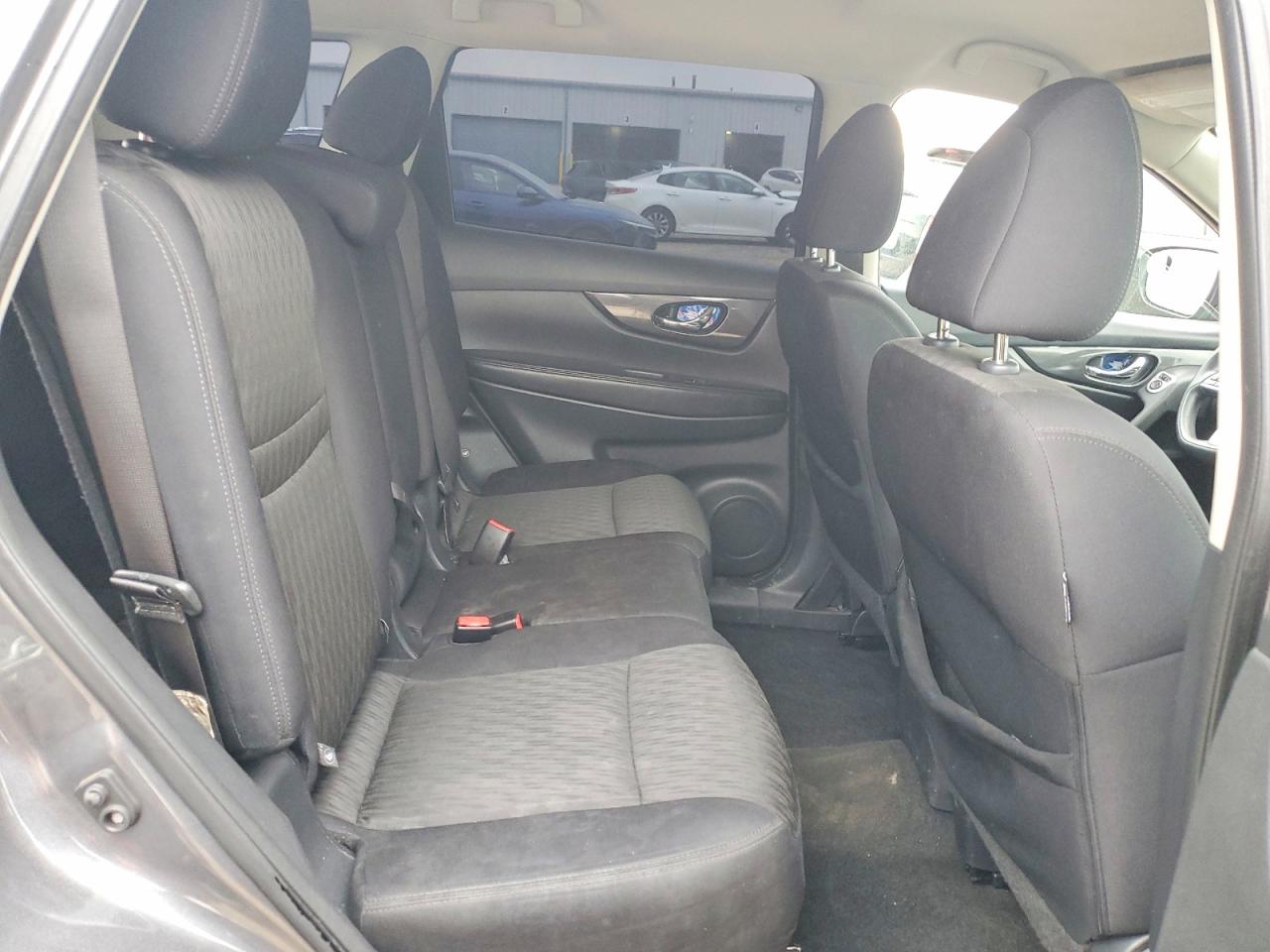 2017 NISSAN ROGUE SV photo 11