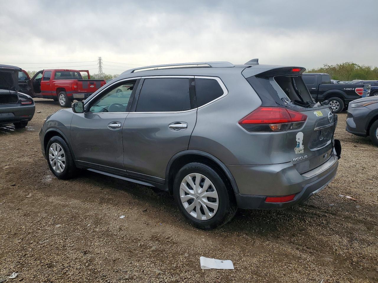 2017 NISSAN ROGUE SV photo 2