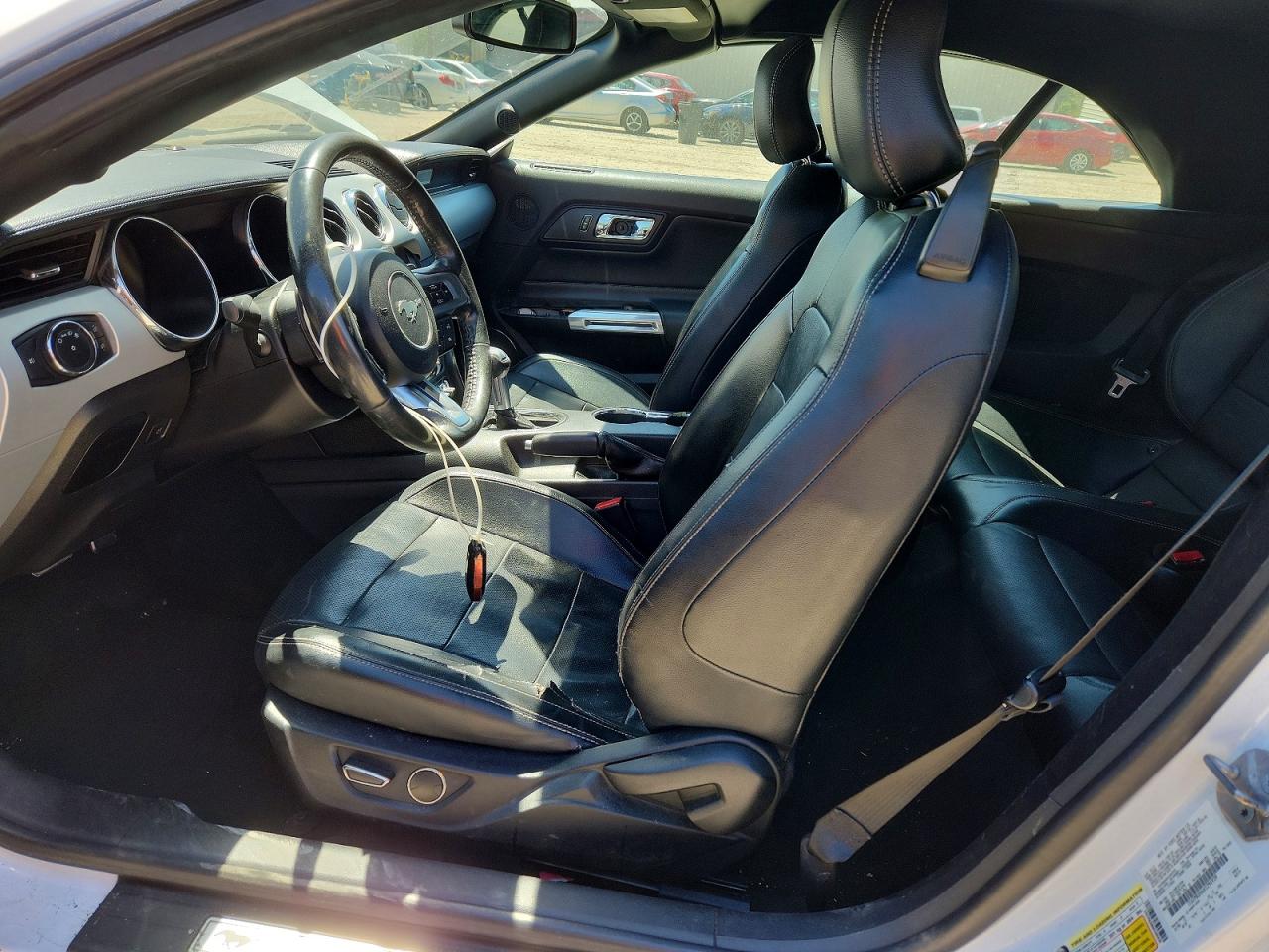 2017 FORD MUSTANG photo 13