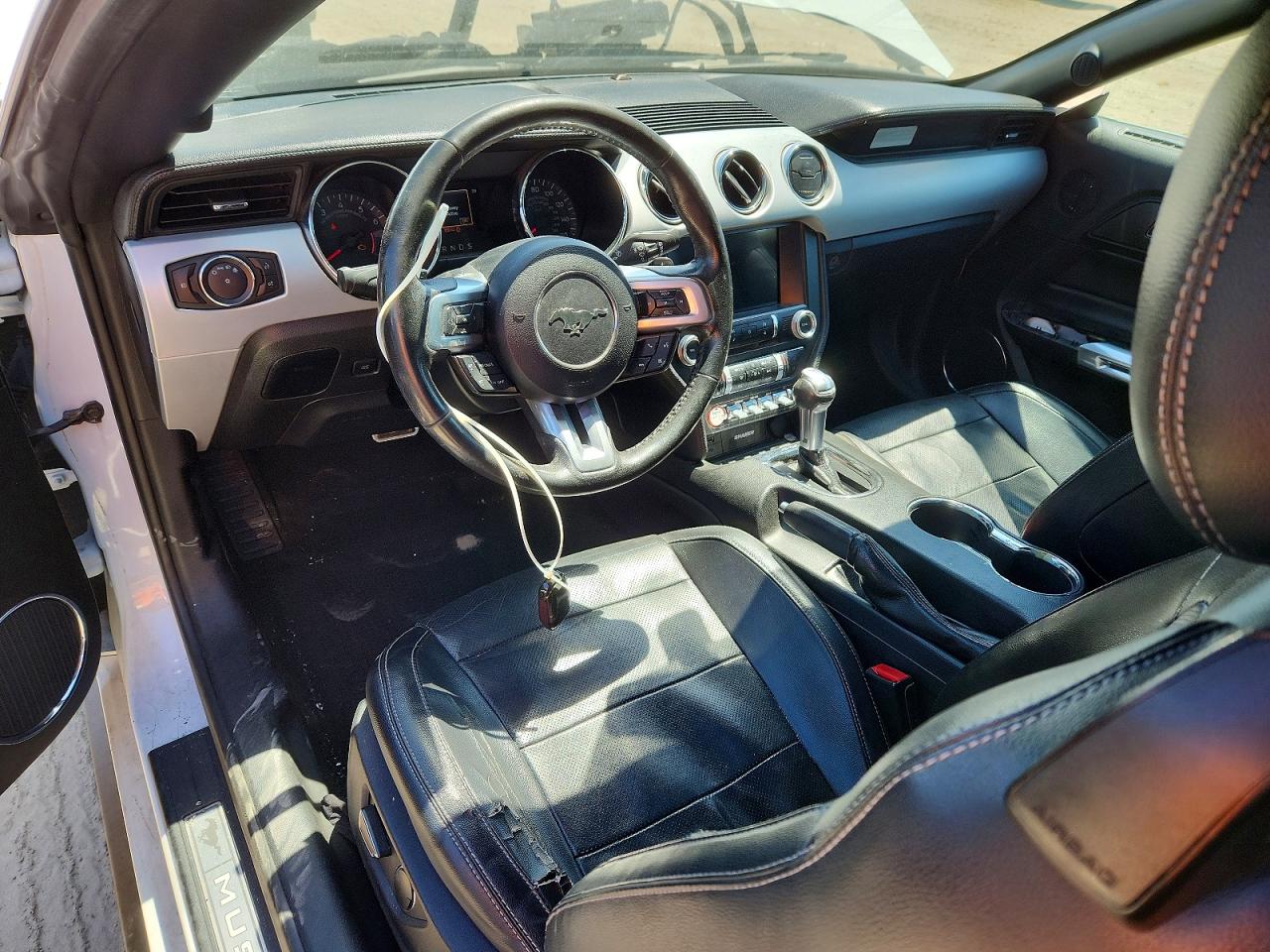 2017 FORD MUSTANG photo 15