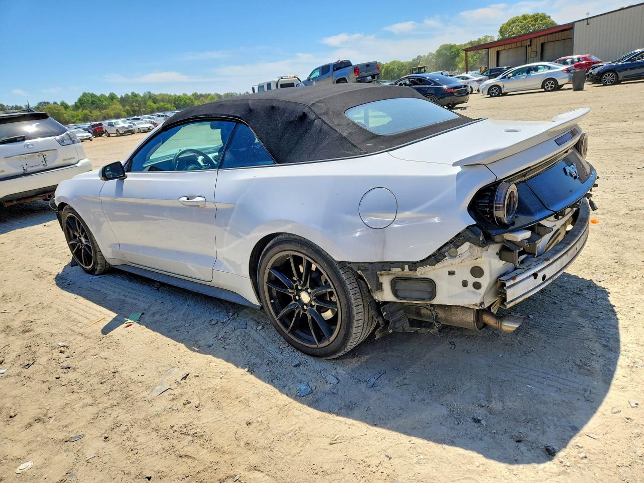 2017 FORD MUSTANG photo 3