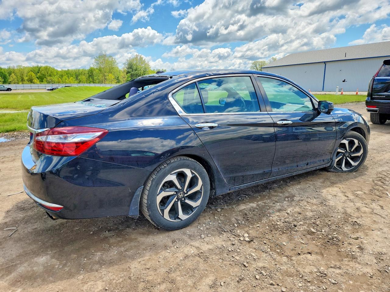 2016 HONDA ACCORD EX photo 5