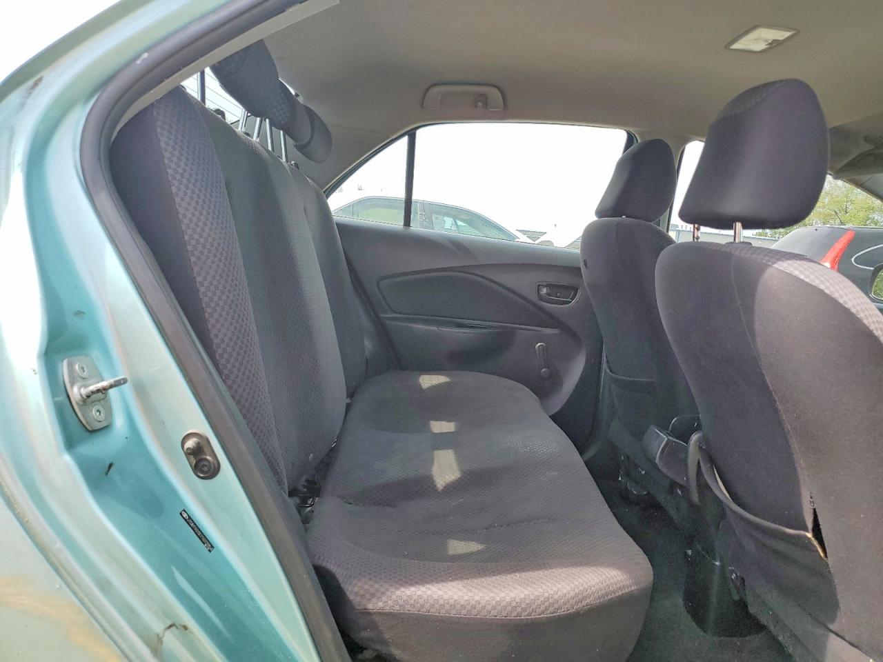 2007 TOYOTA YARIS BASE photo 28