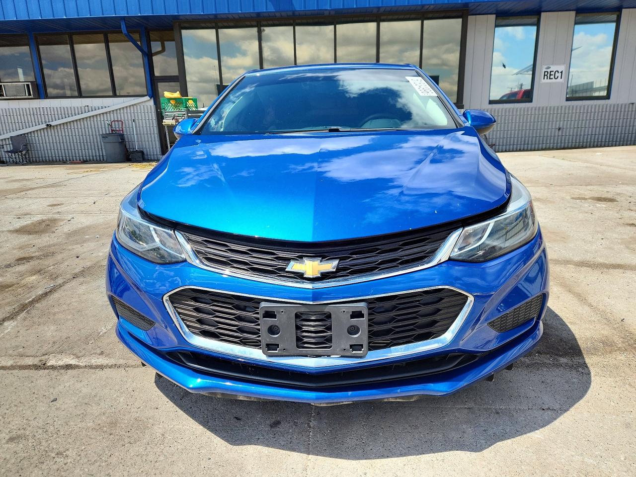 2017 CHEVROLET CRUZE LT photo 9