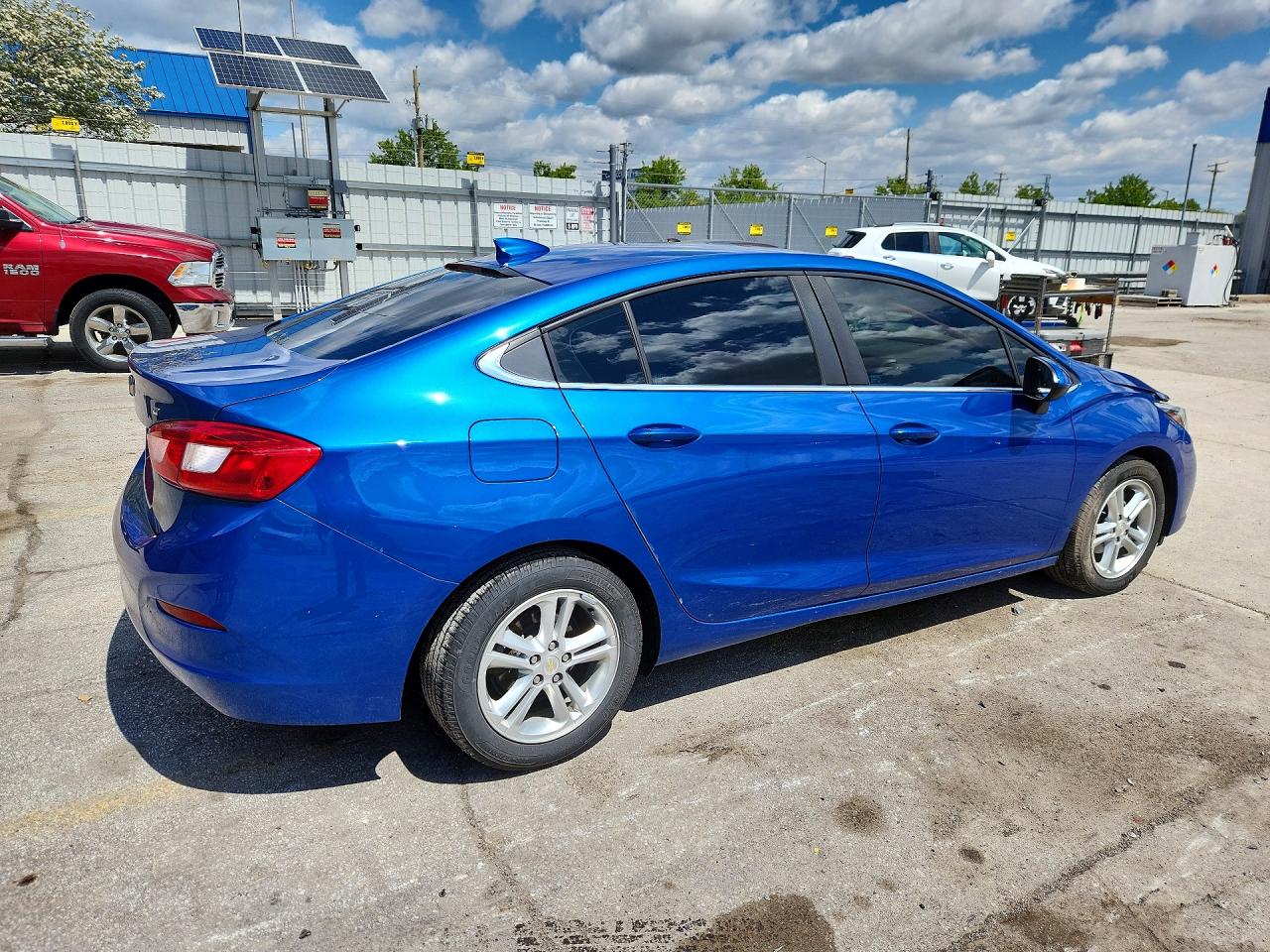 2017 CHEVROLET CRUZE LT photo 5