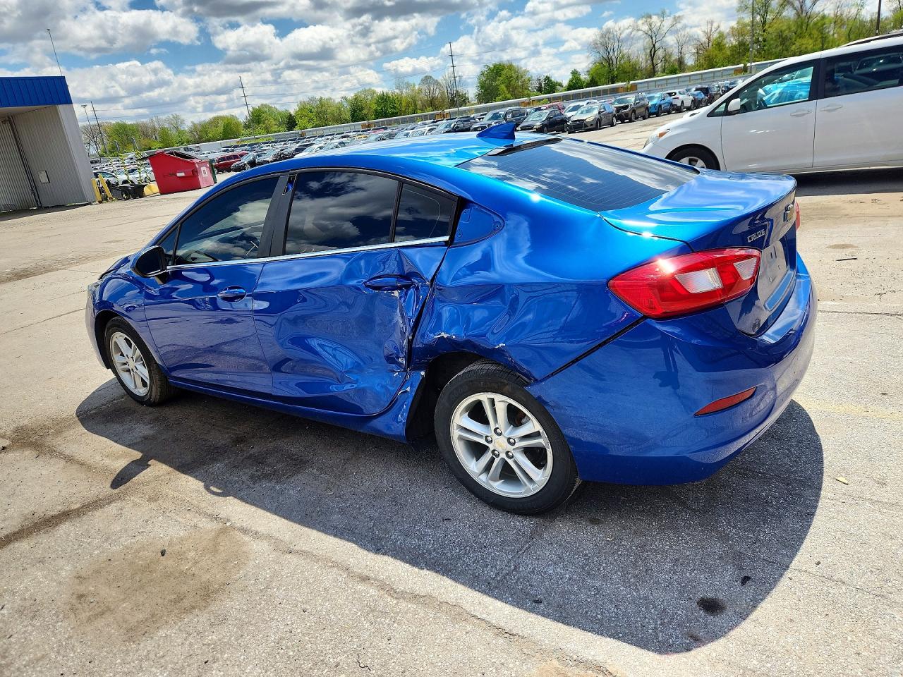 2017 CHEVROLET CRUZE LT photo 3