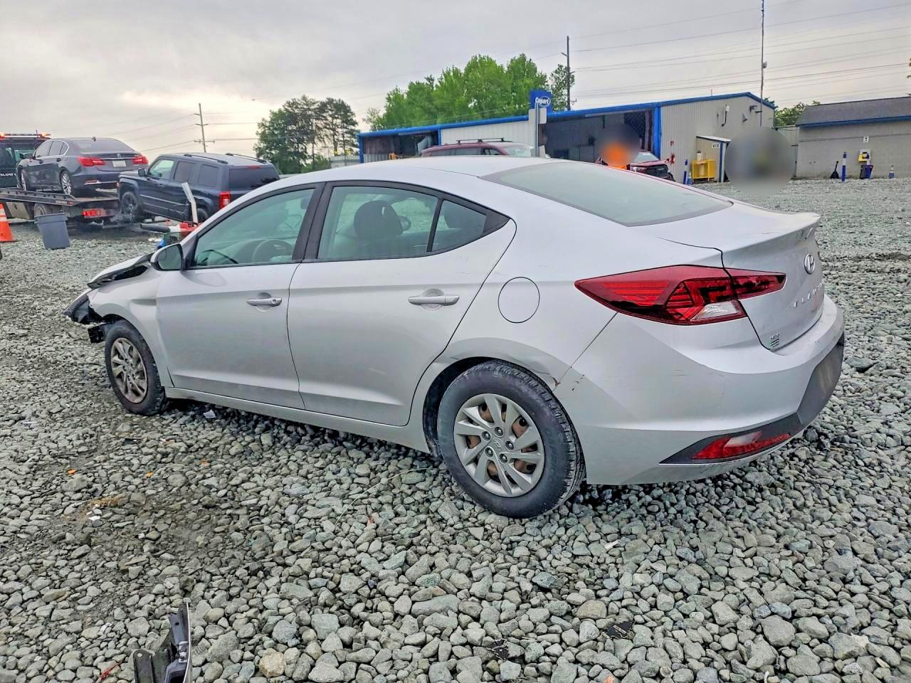 2019 HYUNDAI ELANTRA SE photo 3