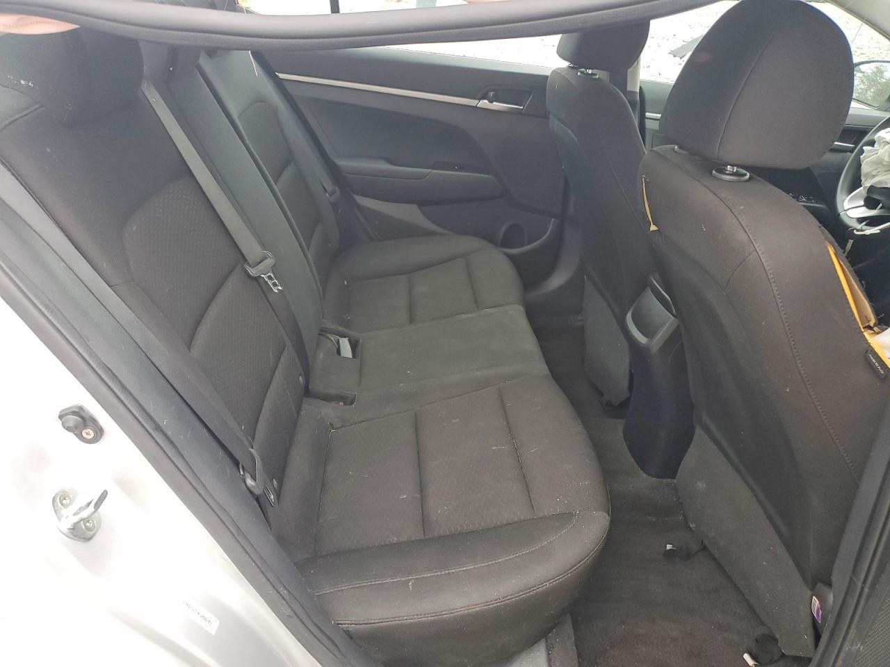 2019 HYUNDAI ELANTRA SE photo 19