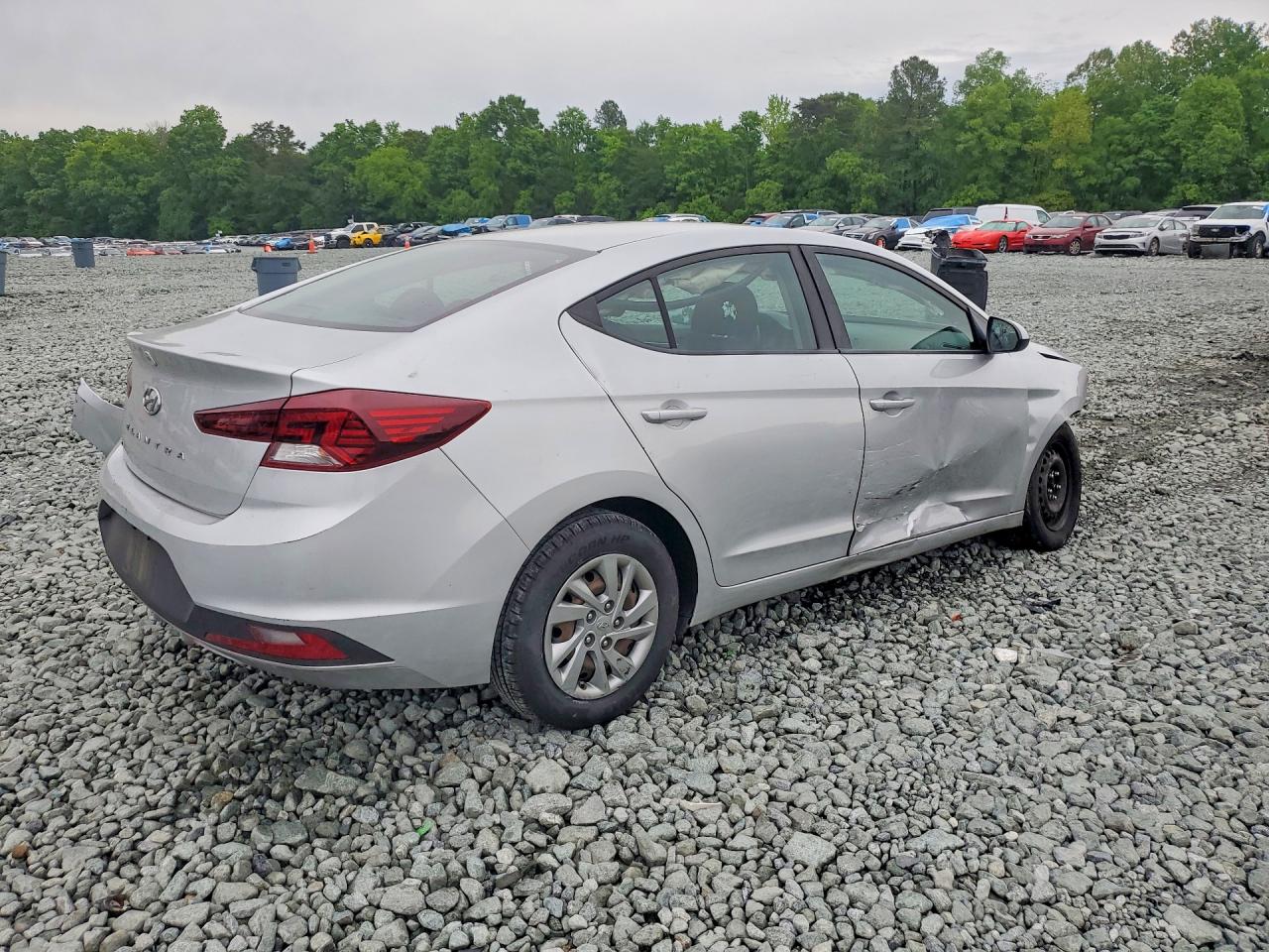 2019 HYUNDAI ELANTRA SE photo 5