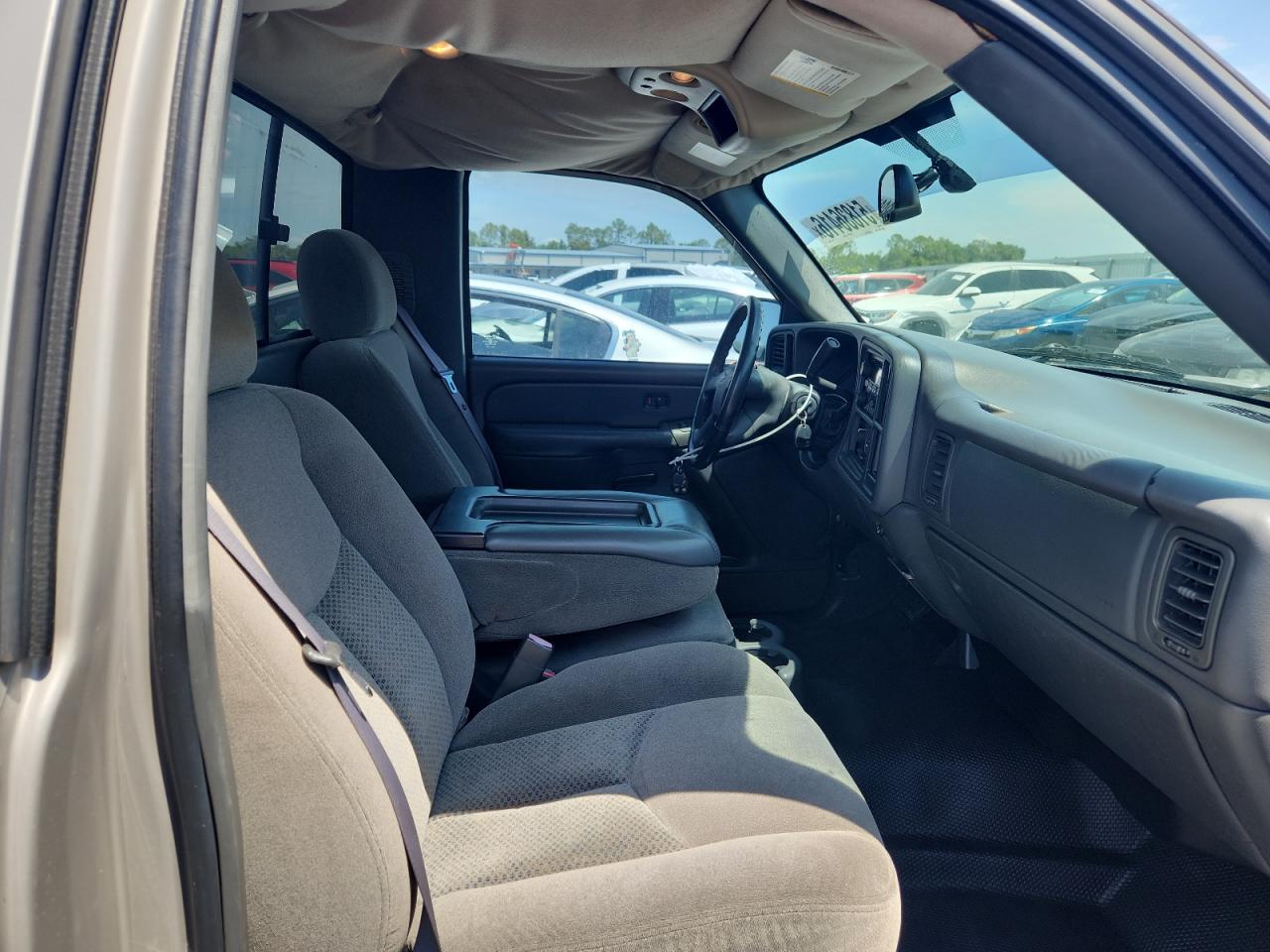 2005 CHEVROLET SILVERADO C1500 photo 19