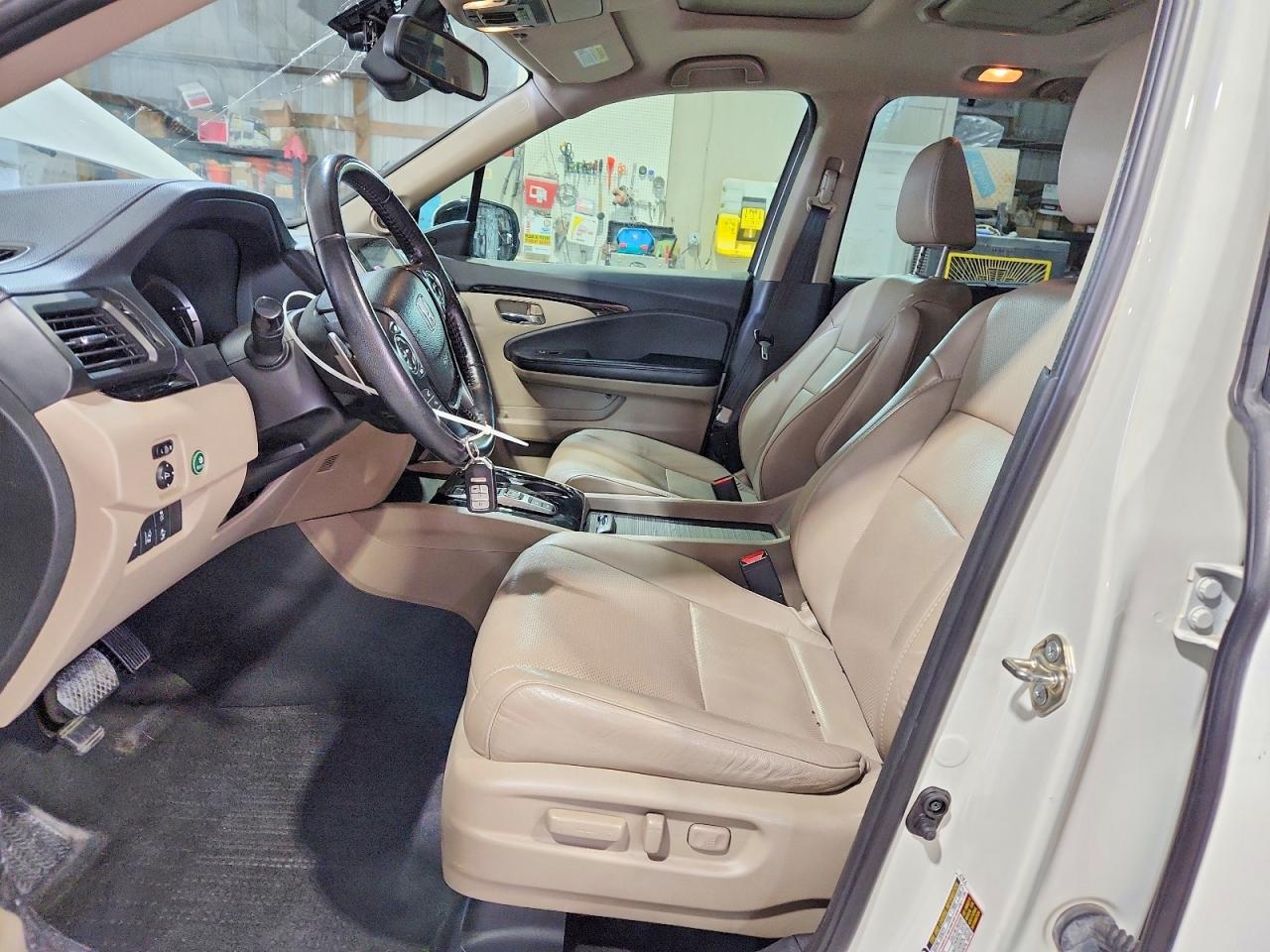 2016 HONDA PILOT ELITE photo 13