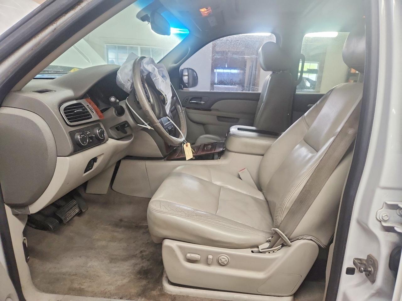 2011 CHEVROLET TAHOE K1500 LTZ photo 13