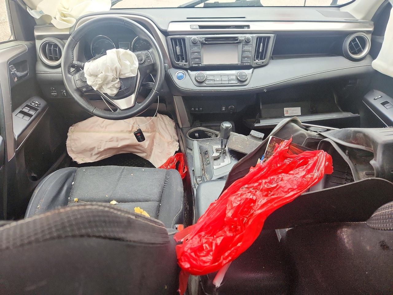 2016 TOYOTA RAV4 HV XLE photo 22