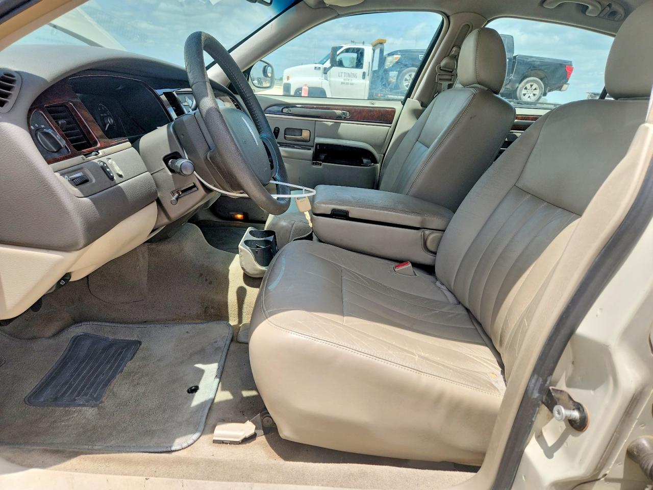 2007 LINCOLN TOWN CAR SIGNATURE photo 13