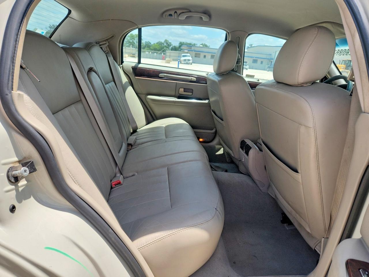 2007 LINCOLN TOWN CAR SIGNATURE photo 19