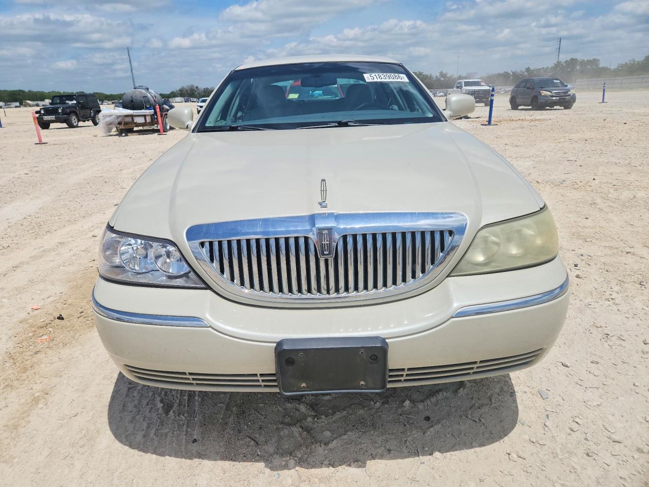 2007 LINCOLN TOWN CAR SIGNATURE photo 9