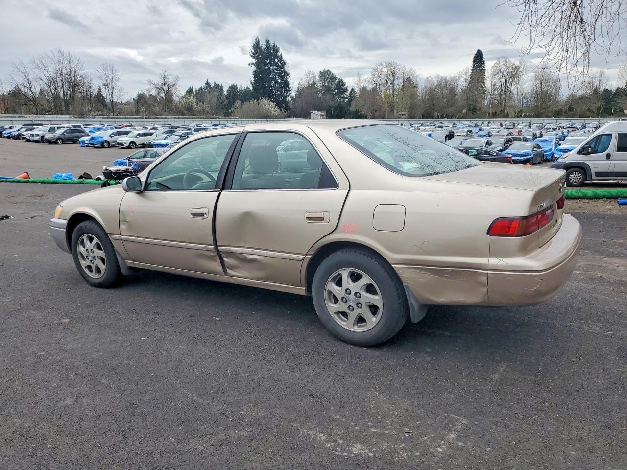 1999 TOYOTA CAMRY LE V6 photo 3