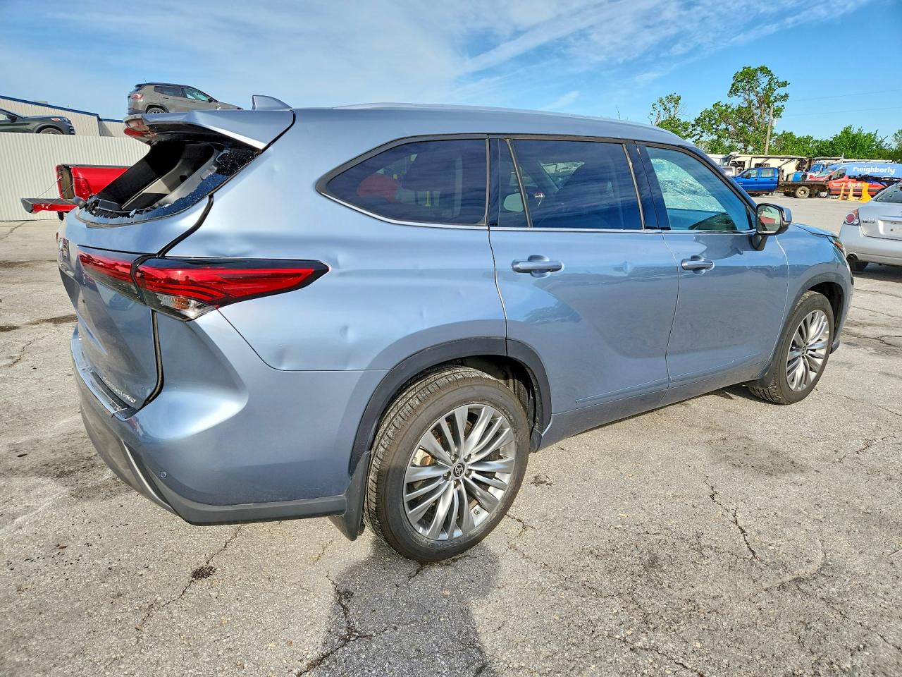 2022 TOYOTA HIGHLANDER PLATINUM photo 3