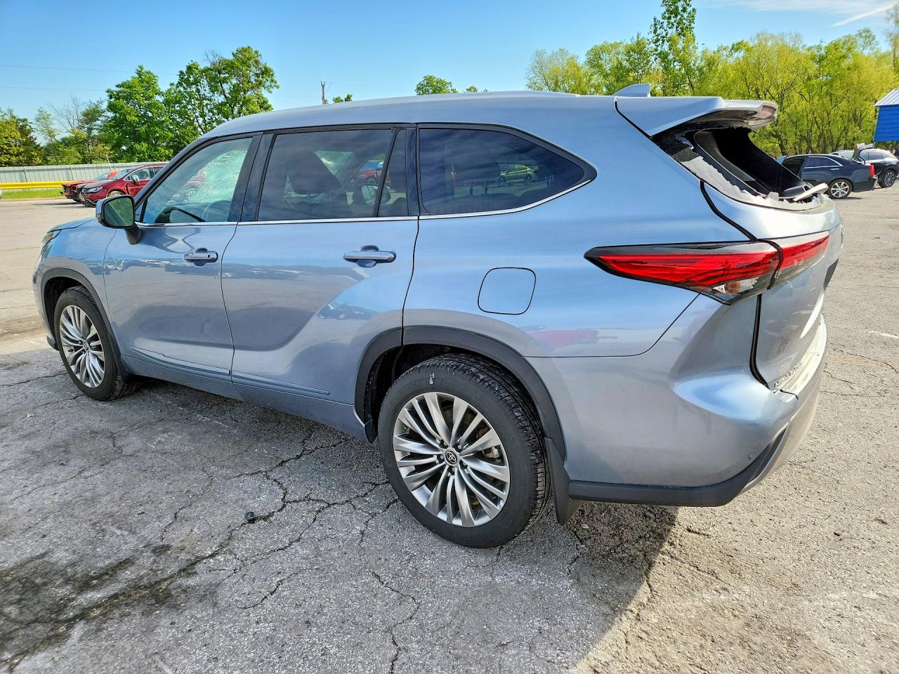 2022 TOYOTA HIGHLANDER PLATINUM photo 2