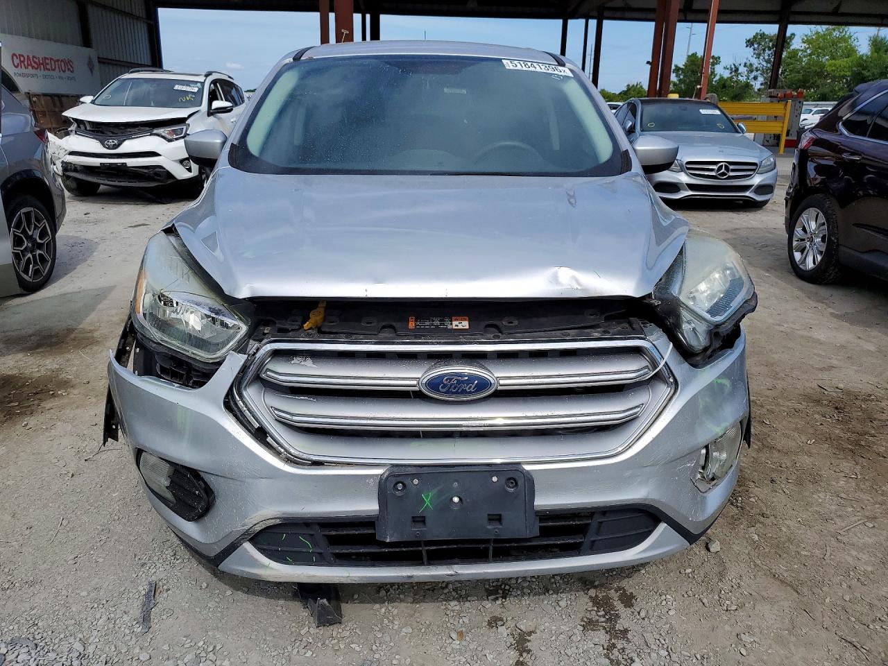 2017 FORD ESCAPE SE photo 9