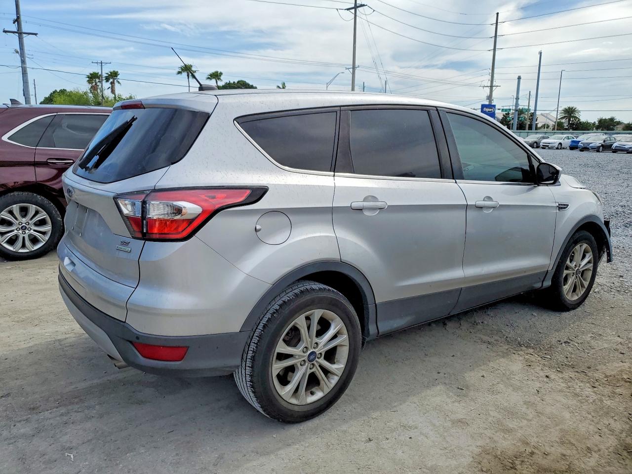 2017 FORD ESCAPE SE photo 5