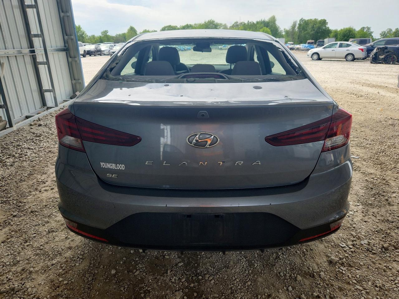 2019 HYUNDAI ELANTRA SE photo 6
