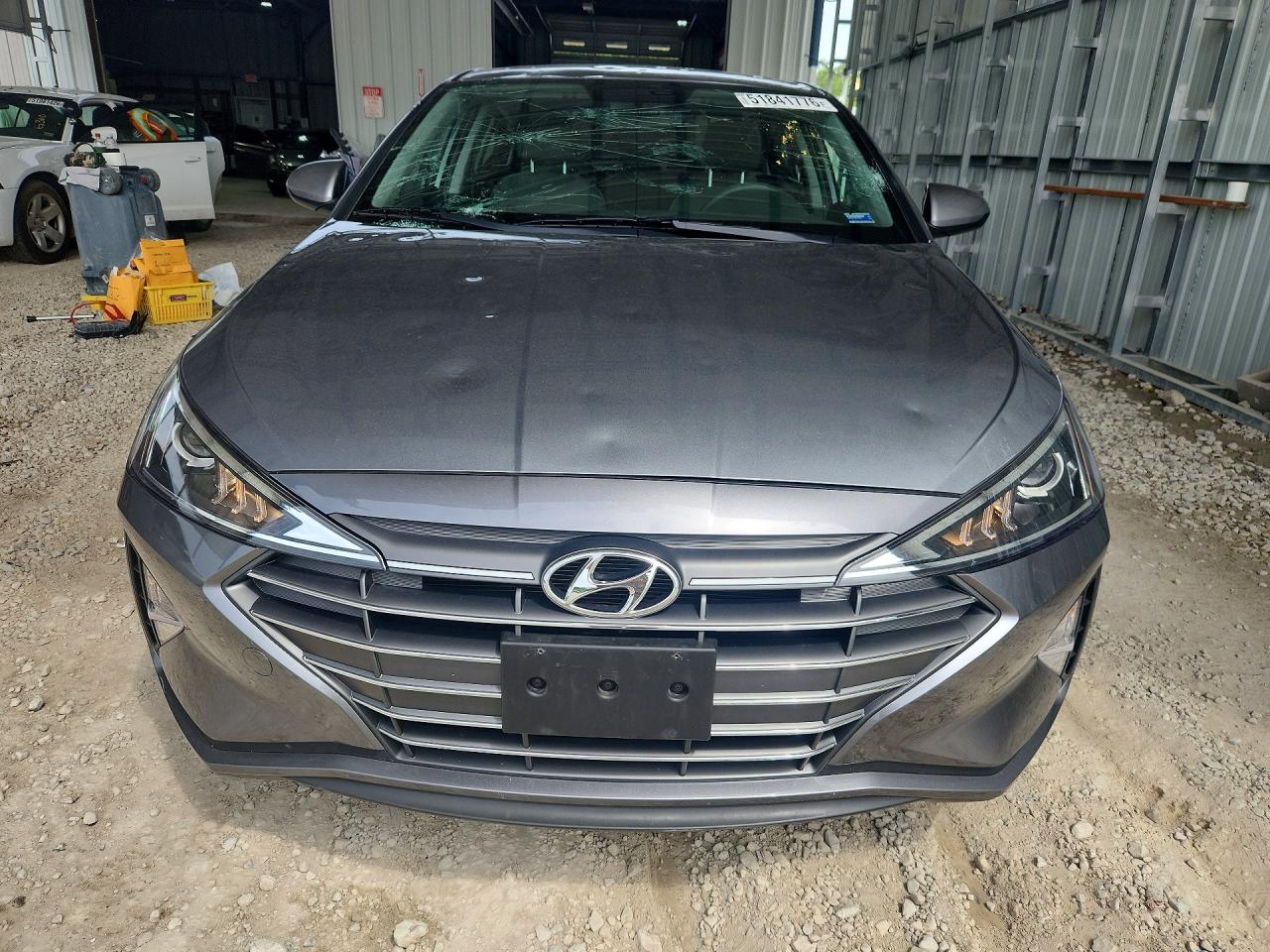 2019 HYUNDAI ELANTRA SE photo 5