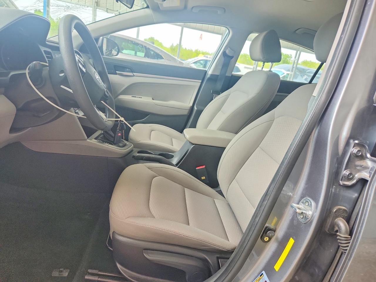 2019 HYUNDAI ELANTRA SE photo 7