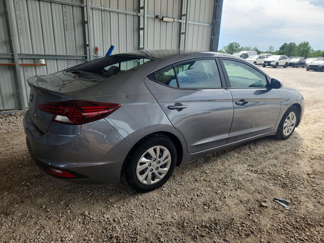 2019 HYUNDAI ELANTRA SE photo 3