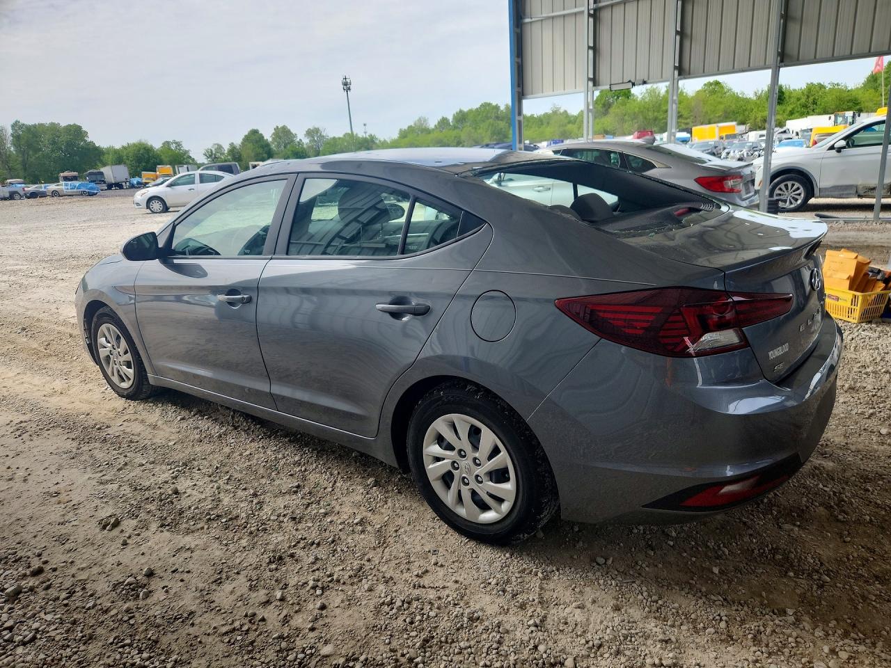 2019 HYUNDAI ELANTRA SE photo 2