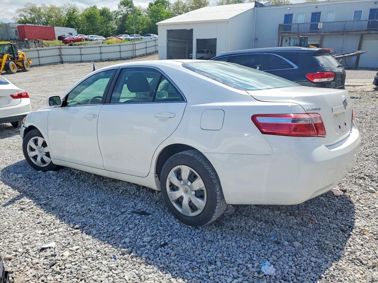 2009 TOYOTA CAMRY LE photo 3